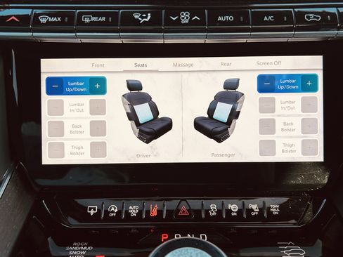 Used 2024 Jeep Grand Wagoneer L 4WD image 17