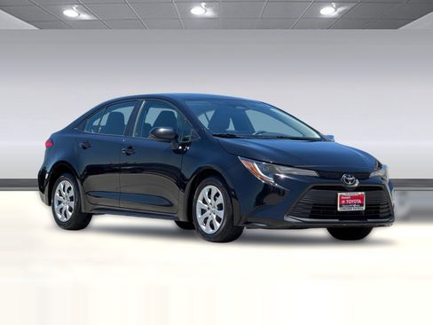 Used 2023 Toyota Corolla LE FWD image 6