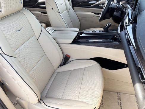 Certified 2023 Cadillac Escalade ESV Premium Luxury image 11