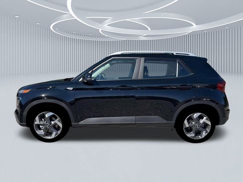 New 2026 Hyundai Venue SEL FWD image 3