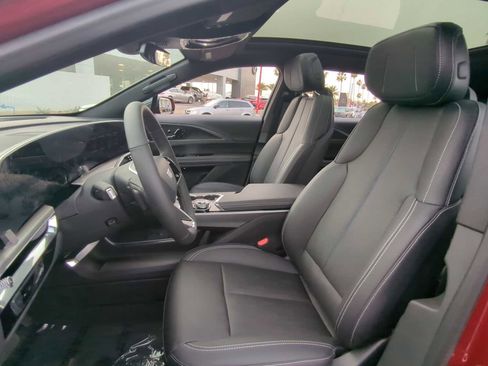 New 2025 Cadillac Lyriq Luxury image 24