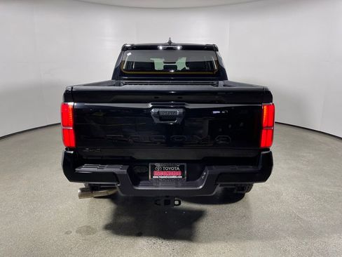 Certified 2025 Toyota Tacoma TRD Off-Road image 4