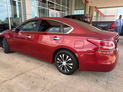 Used 2015 Nissan Altima 2.5 S w/ Power Driver Seat Package FWD image 11
