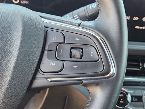Used 2025 Buick Envista Sport Touring FWD image 19