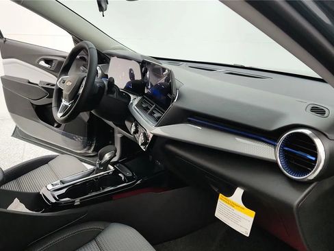 New 2026 Chevrolet Trax LT w/ Driver Confidence Package FWD image 35