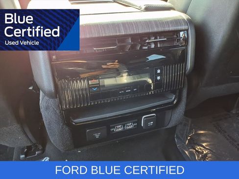 Used 2024 Jeep Wagoneer L Series II w/ Flexible Seating Group AWD/4WD image 15