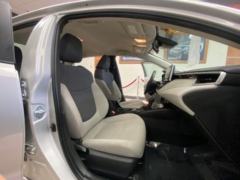 Used 2021 Toyota Corolla LE FWD image 15