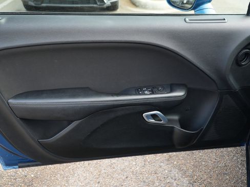 Used 2022 Dodge Challenger GT RWD image 11