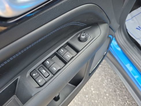 Used 2026 Jeep Compass Latitude image 19