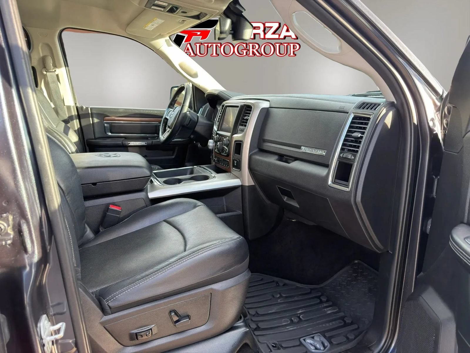 Used 2016 RAM 1500 Laramie w/ Convenience Group AWD/4WD image 11
