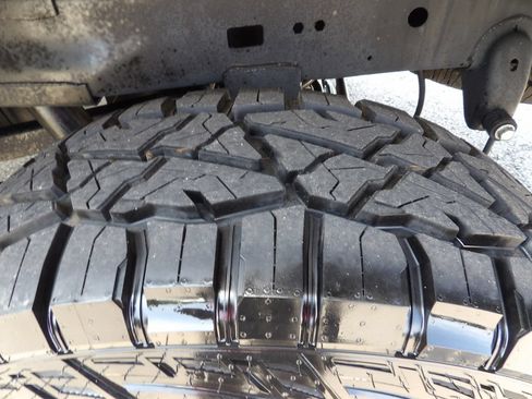 Used 2024 RAM 2500 Big Horn AWD/4WD image 58