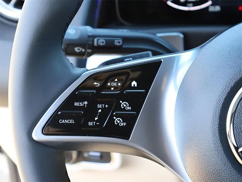 New 2026 Mercedes-Benz GLB 250 4MATIC image 33