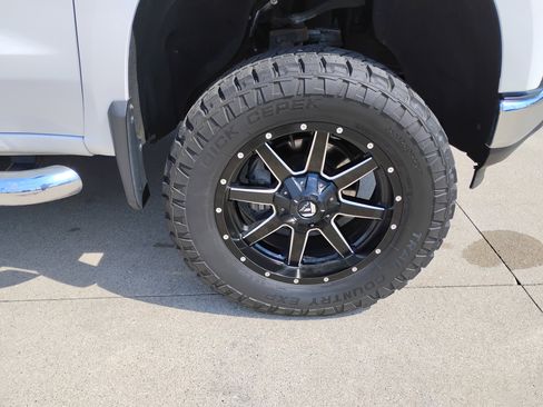 Used 2019 Chevrolet Silverado 1500 LT w/ All-Star Edition image 25