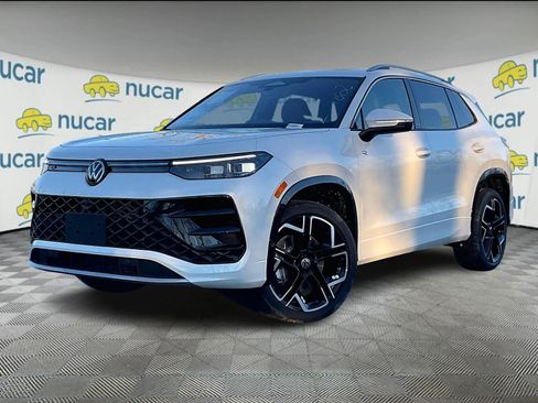 New 2026 Volkswagen Tiguan SEL R-Line image 4