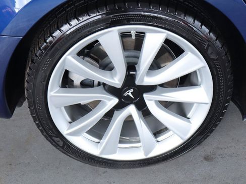 Used 2020 Tesla Model 3 Long Range AWD/4WD image 38