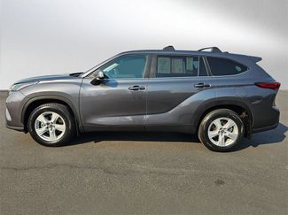 Used 2023 Toyota Highlander L video 2
