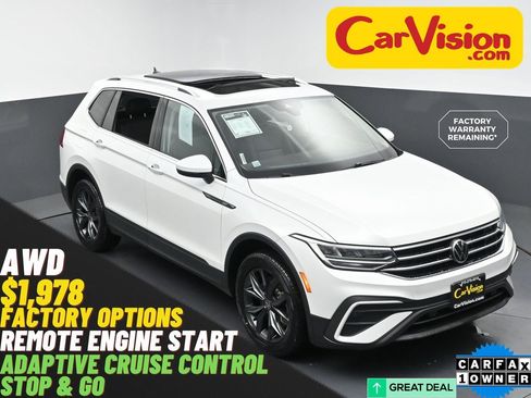 Used 2023 Volkswagen Tiguan SE w/ Panoramic Sunroof Package image 1