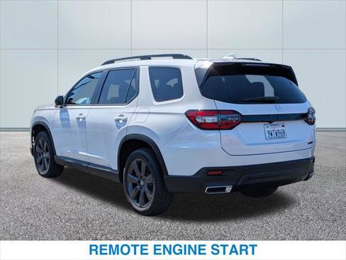Certified 2025 Honda Pilot Sport image 9