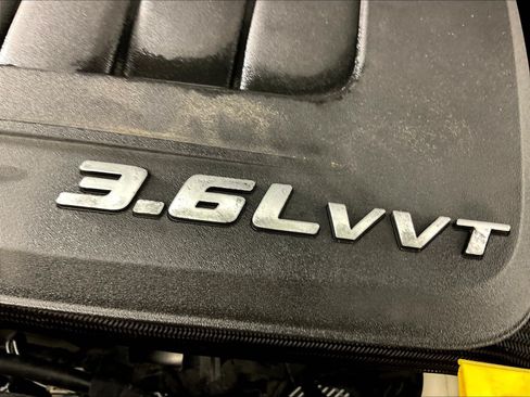 Used 2015 Dodge Grand Caravan SXT FWD image 29