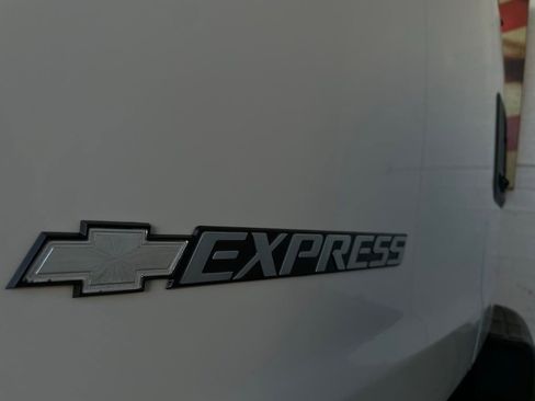 Used 2017 Chevrolet Express 2500 LS image 10