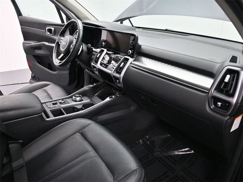 Certified 2023 Kia Sorento EX image 23