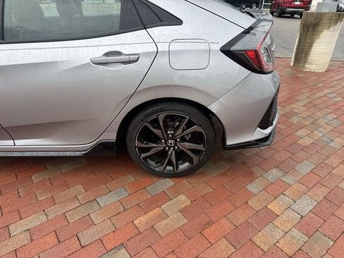 Used 2019 Honda Civic Sport Touring image 6