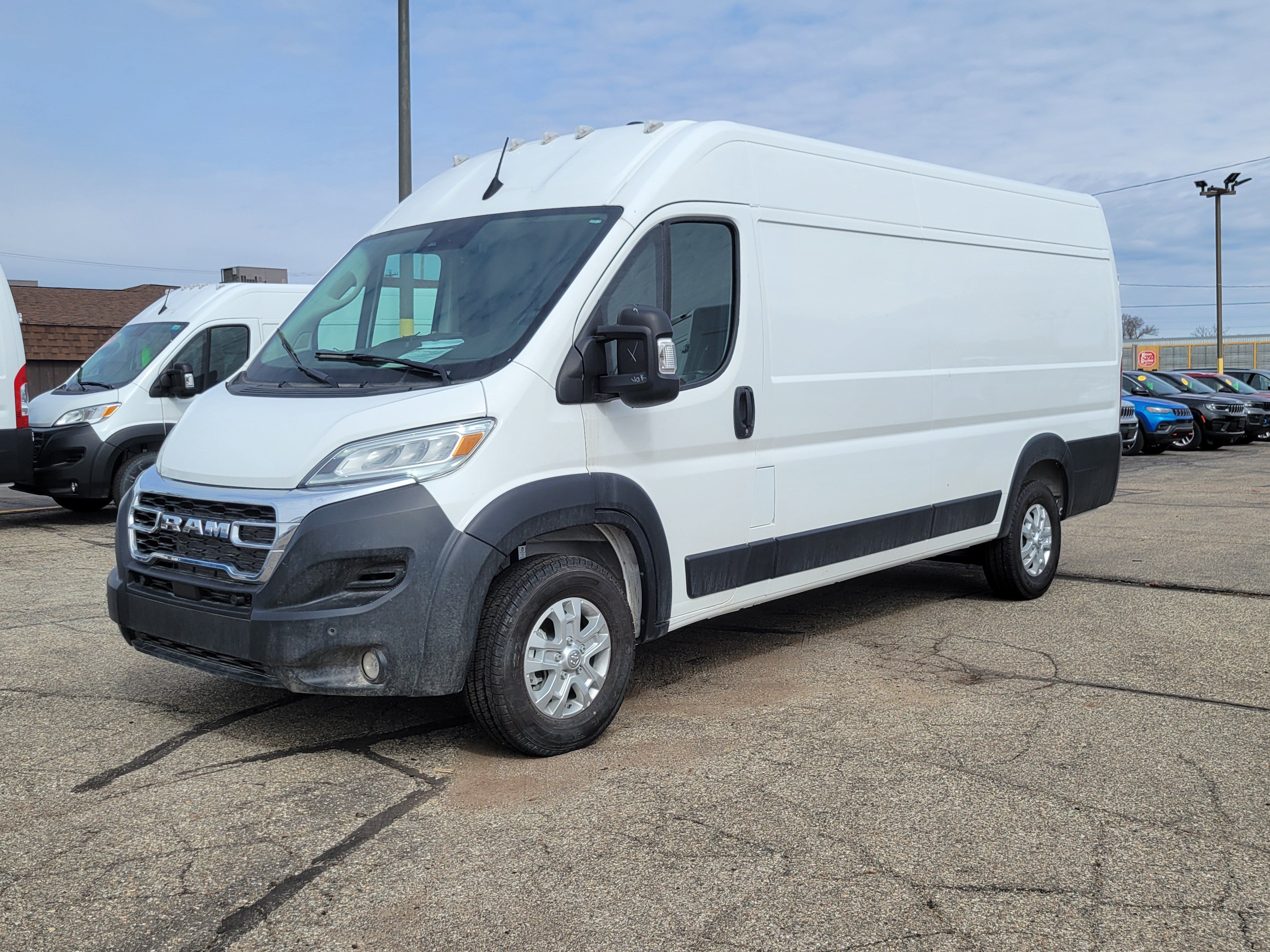 Used 2025 RAM ProMaster 3500 w/ Quick Order Package 22G SLT FWD image 2