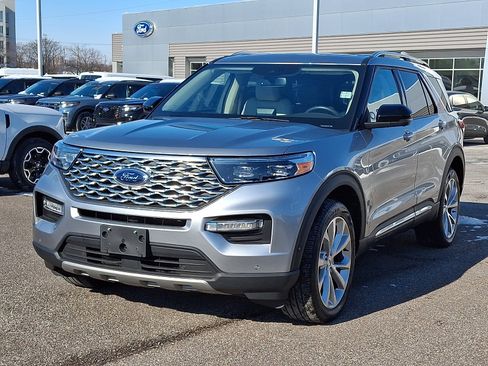 Certified 2021 Ford Explorer Platinum w/ Premium Technology Package image 4