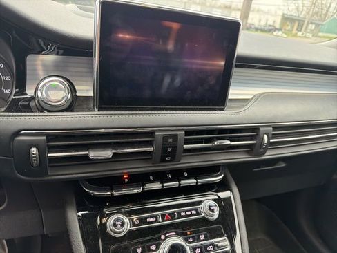 Used 2022 Lincoln Corsair AWD w/ Premium Package image 11