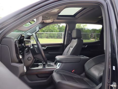 Used 2023 GMC Sierra 1500 SLT RWD image 18