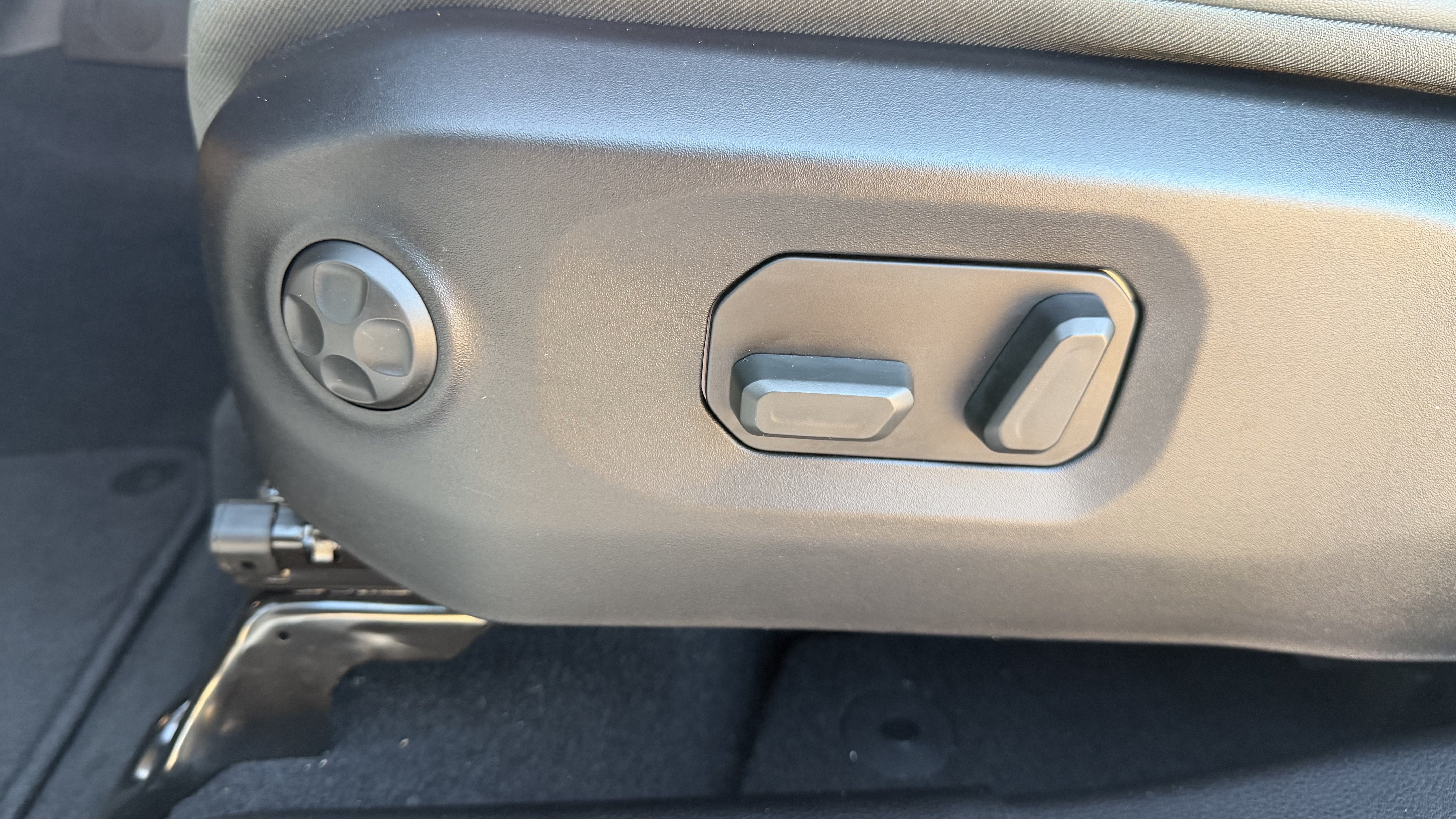 Used 2026 Jeep Gladiator Mojave AWD/4WD image 16
