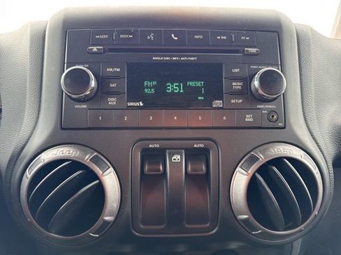 Used 2017 Jeep Wrangler Sport image 13