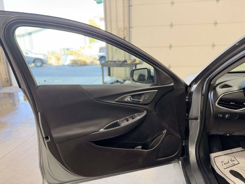 Used 2024 Chevrolet Malibu LT FWD image 17