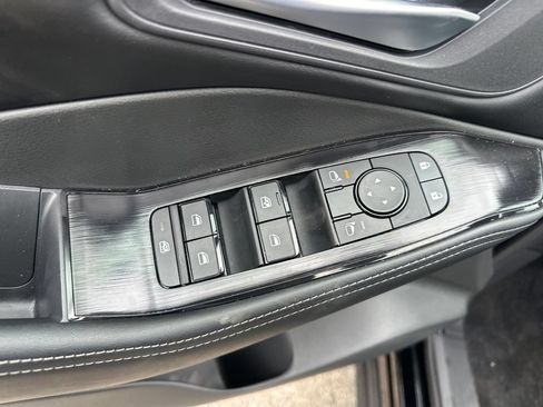 Used 2025 Nissan Rogue SV w/ SV Premium Package FWD image 44