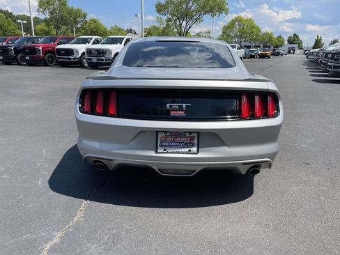 Used 2015 Ford Mustang GT RWD image 5