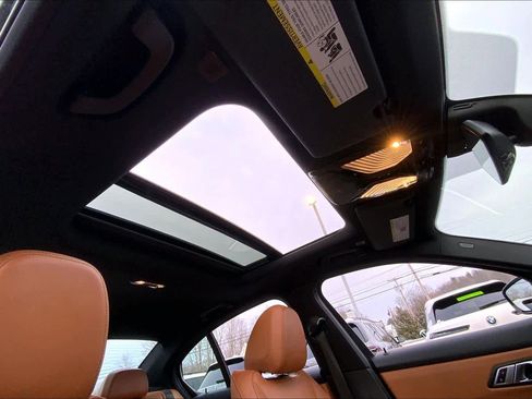 Used 2022 BMW 330i xDrive Sedan w/ Premium Package image 13