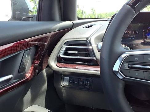 New 2026 Chevrolet Traverse Z71 w/ Enhanced Driving Package AWD/4WD image 11