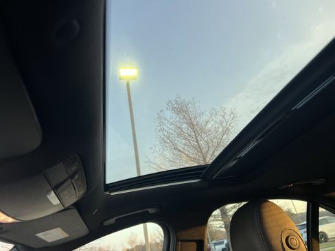 Used 2019 Mercedes-Benz C 300 Sedan image 26