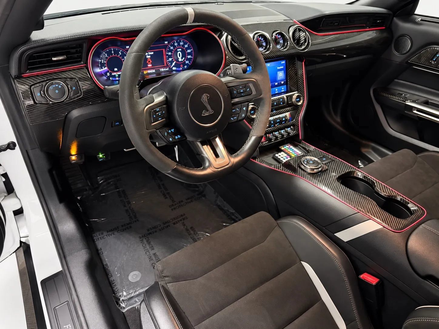 Used 2022 Ford Mustang Shelby GT500 w/ Technology Package RWD image 9