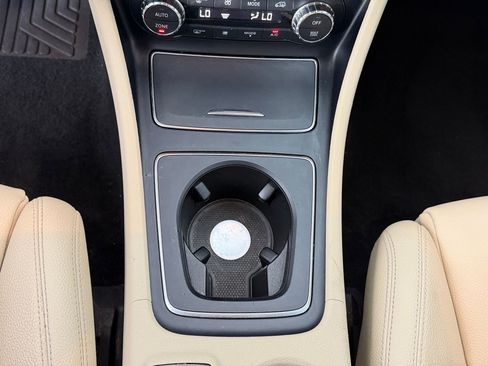 Used 2018 Mercedes-Benz CLA 250 image 25
