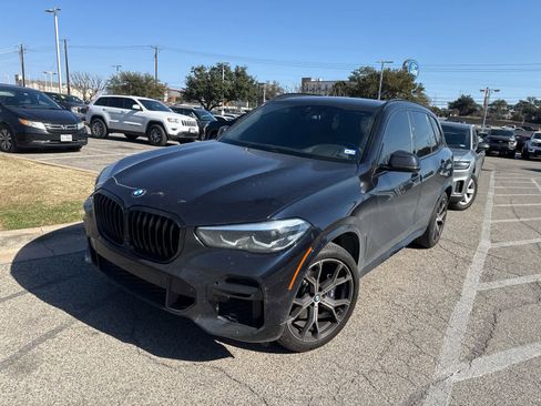 Used 2022 BMW X5 sDrive40i w/ M Sport Package image 3