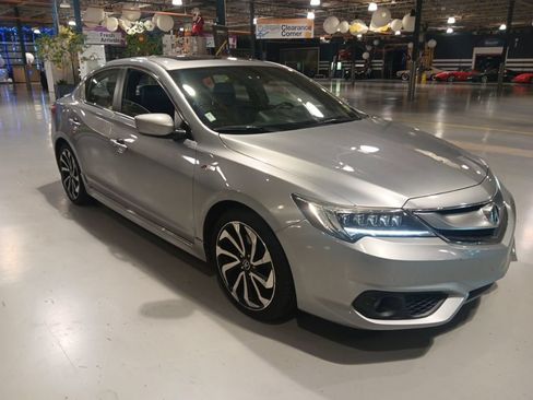 Used 2018 Acura ILX FWD image 1