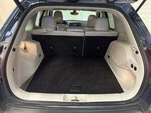 Used 2020 Jeep Cherokee Limited image 8