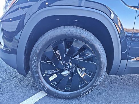 New 2026 Volkswagen Atlas SE image 10