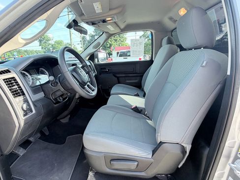 Used 2019 RAM 1500 Express RWD image 20