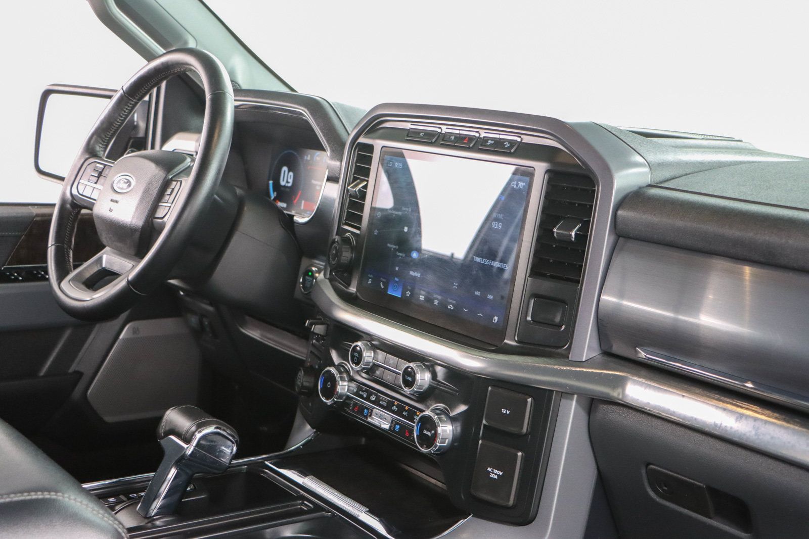 Used 2023 Ford F150 Lariat w/ Equipment Group 502A High AWD/4WD image 27