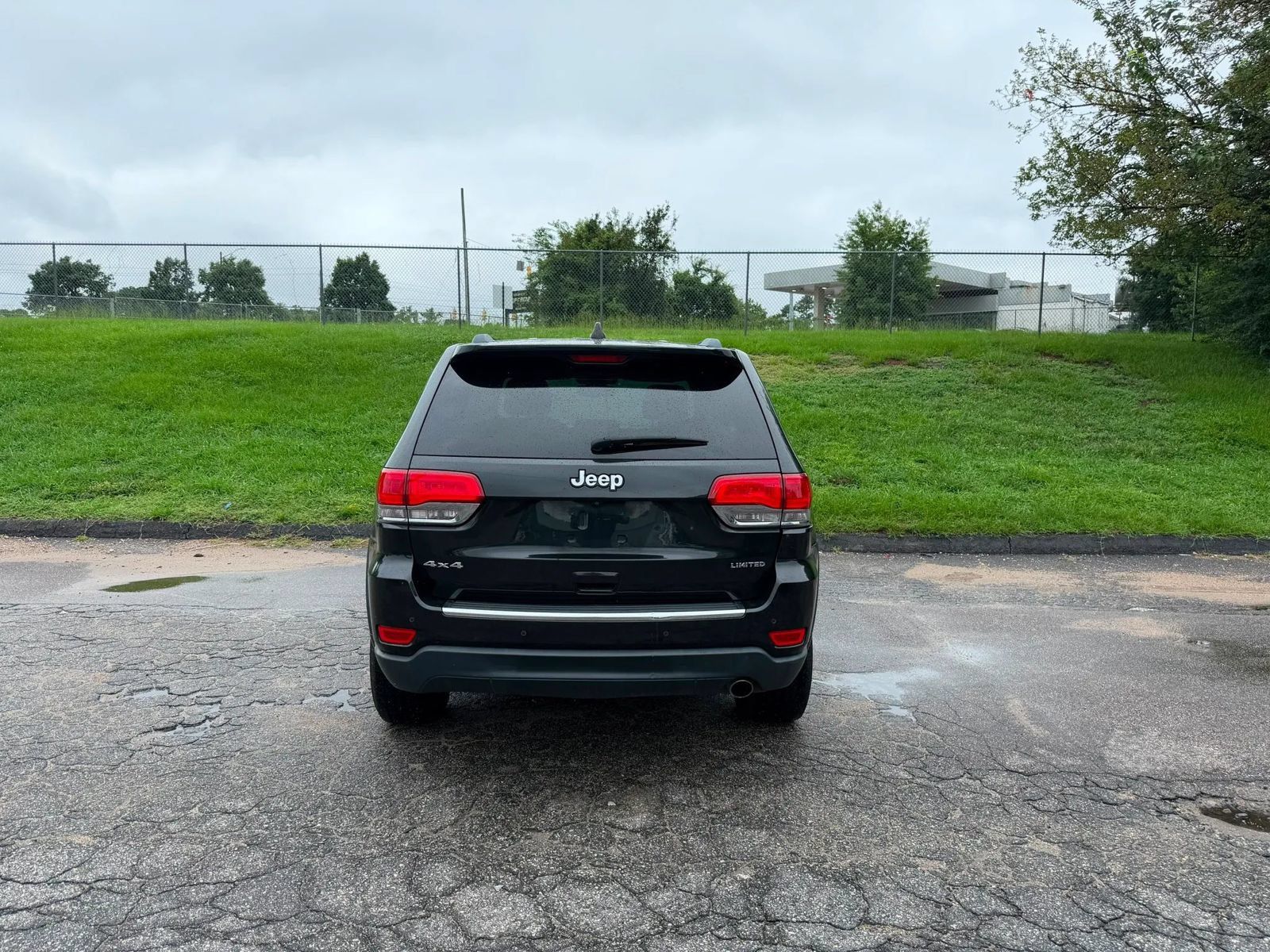 Used 2015 Jeep Grand Cherokee Limited AWD/4WD image 8