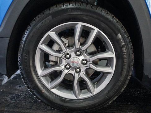 Used 2024 GMC Terrain SLT image 4