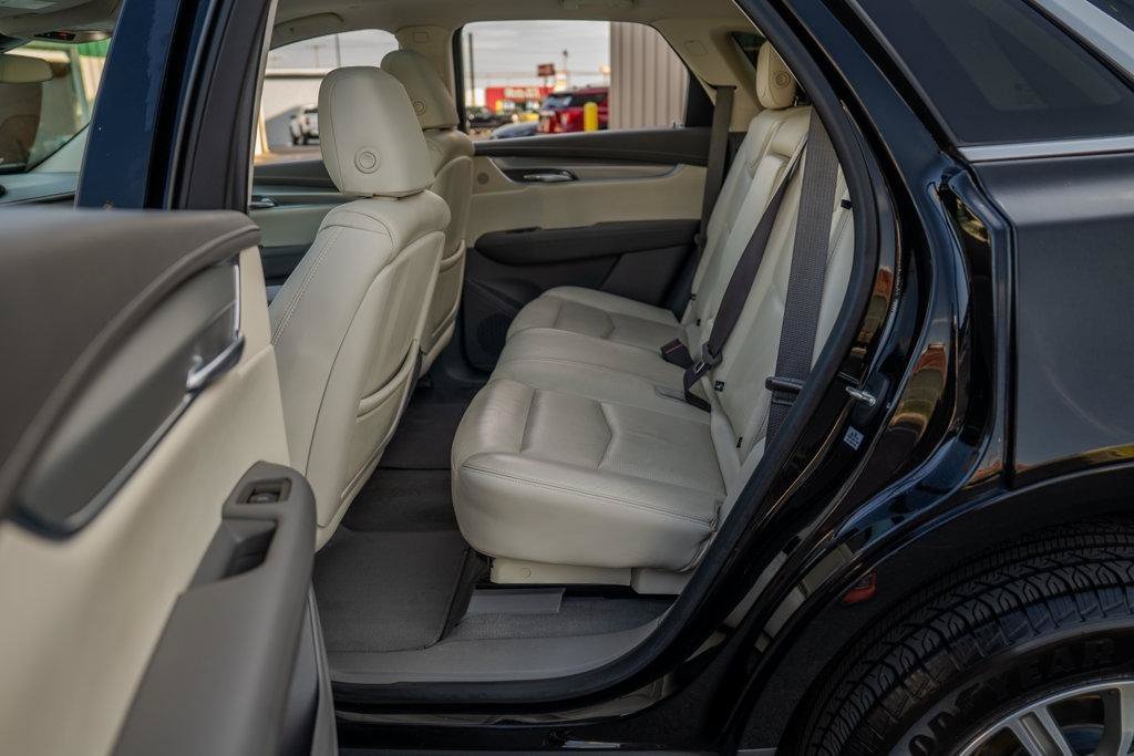 Used 2018 Cadillac XT5 Luxury w/ Driver Awareness Package FWD image 16