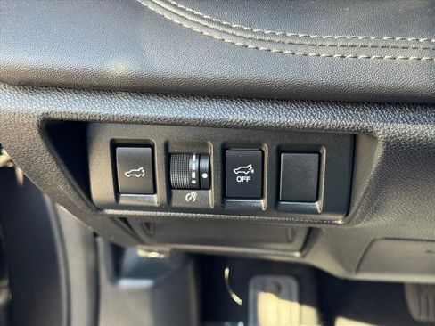 Used 2023 Subaru Outback Limited image 17